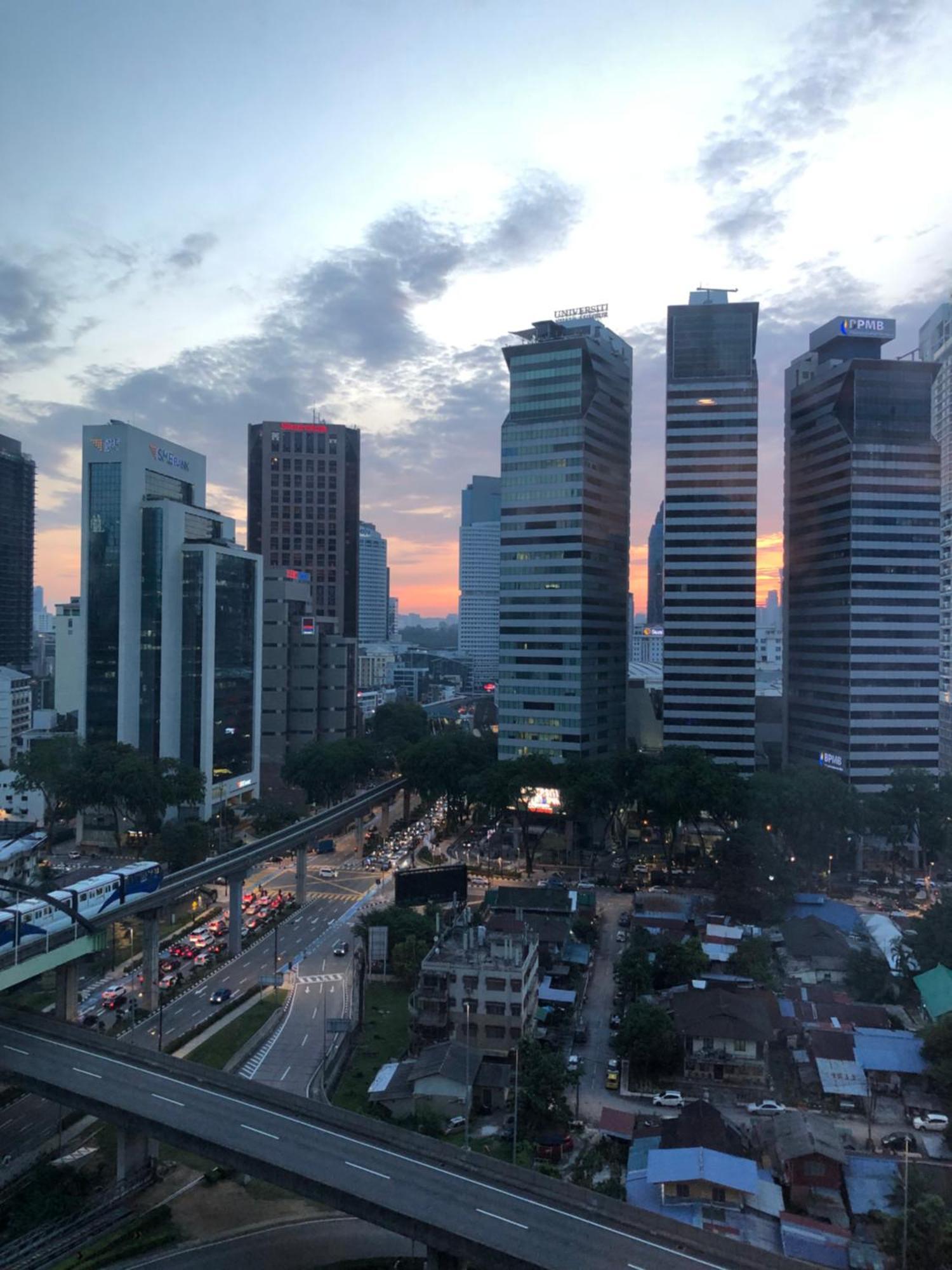 クアラルンプールPlatinum Klcc Pool Viewアパートメント エクステリア 写真