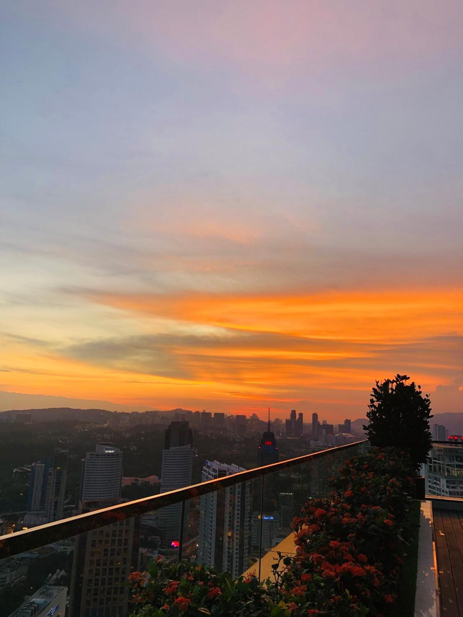 クアラルンプールPlatinum Klcc Pool Viewアパートメント エクステリア 写真