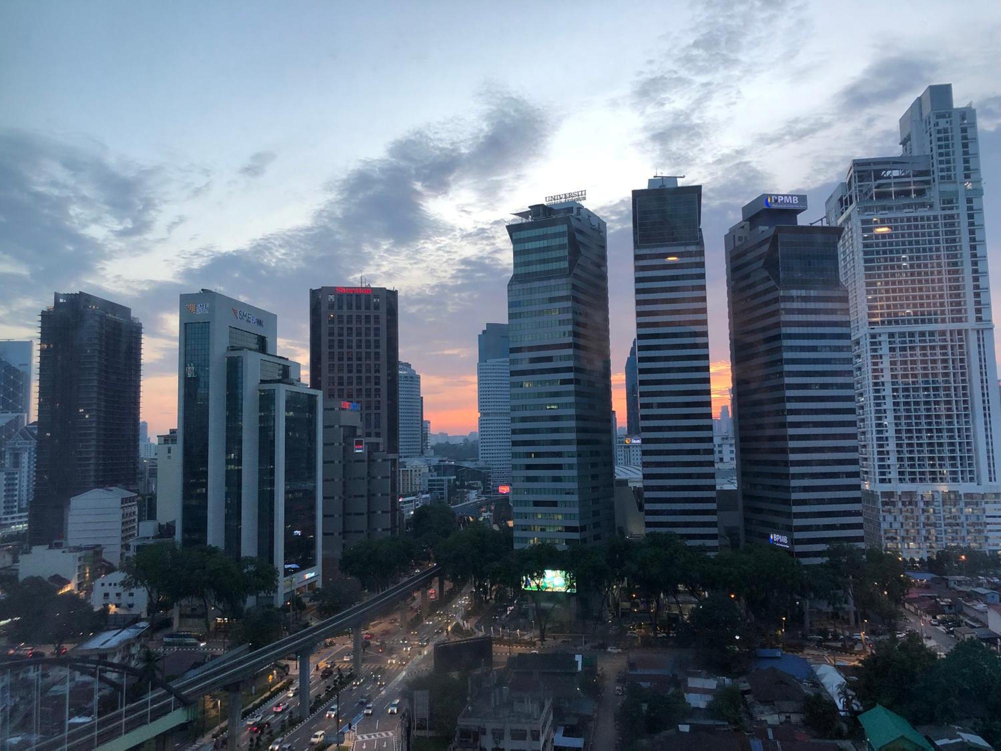 クアラルンプールPlatinum Klcc Pool Viewアパートメント エクステリア 写真